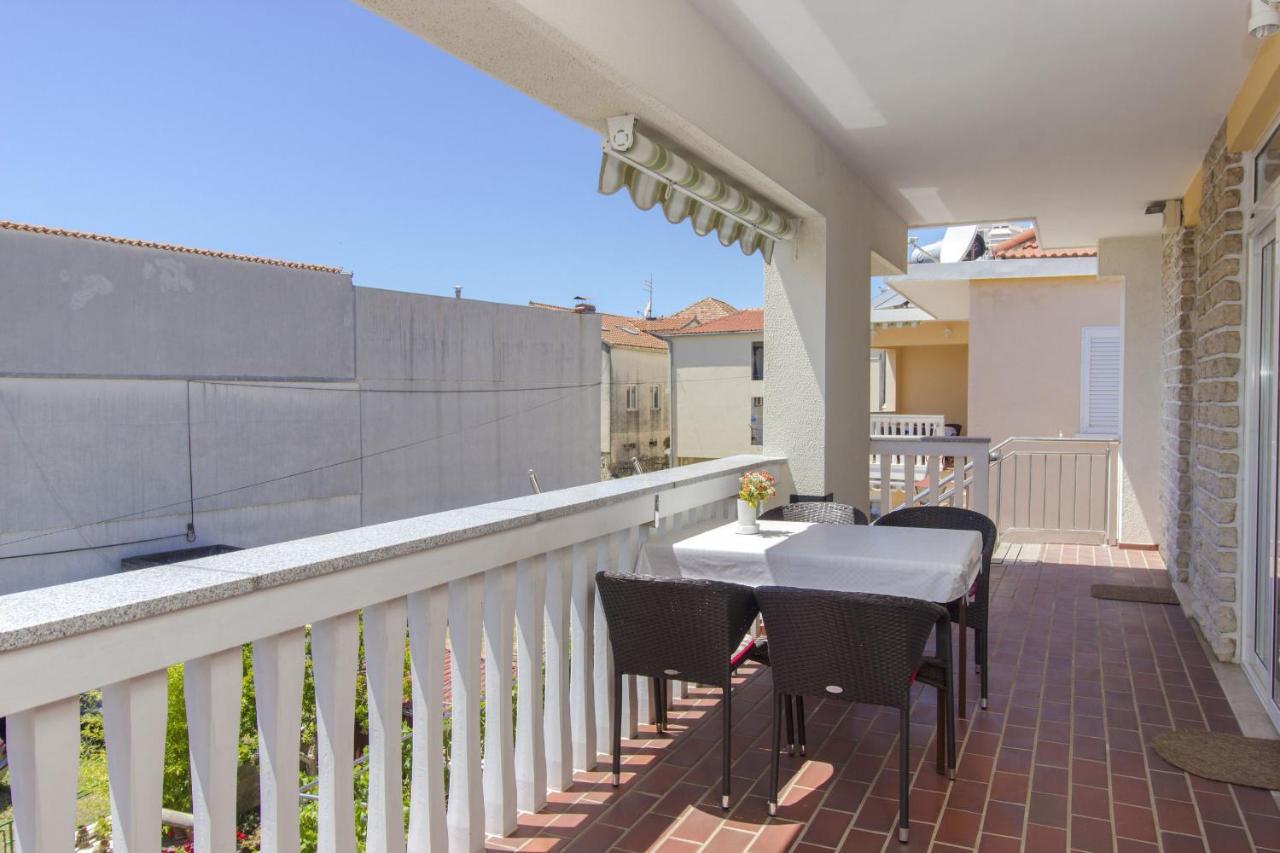 Apartments Konta City Center Vodice Bagian luar foto
