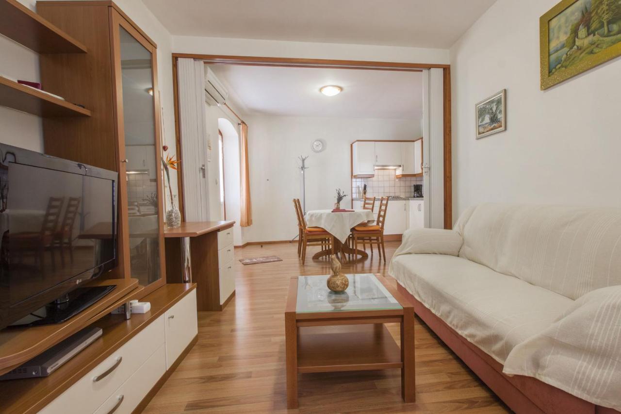 Apartments Konta City Center Vodice Bagian luar foto