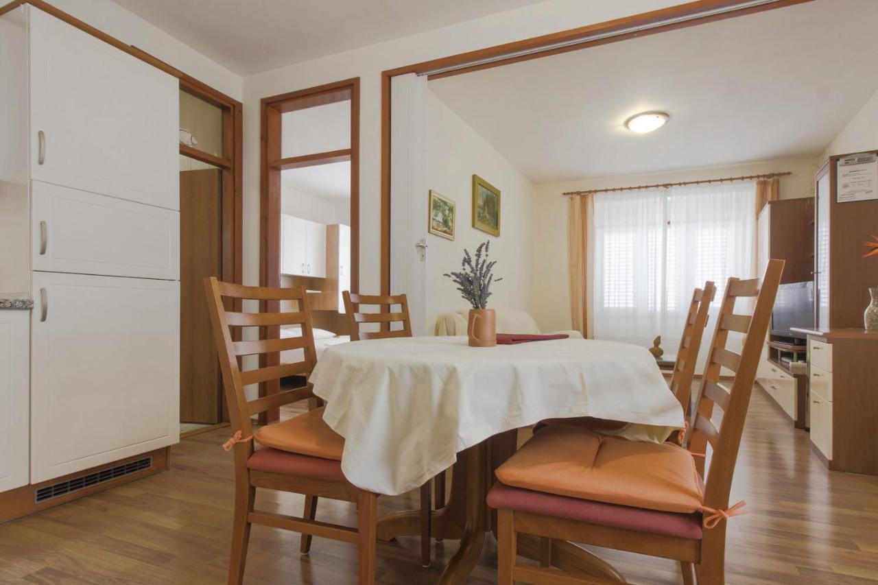 Apartments Konta City Center Vodice Bagian luar foto