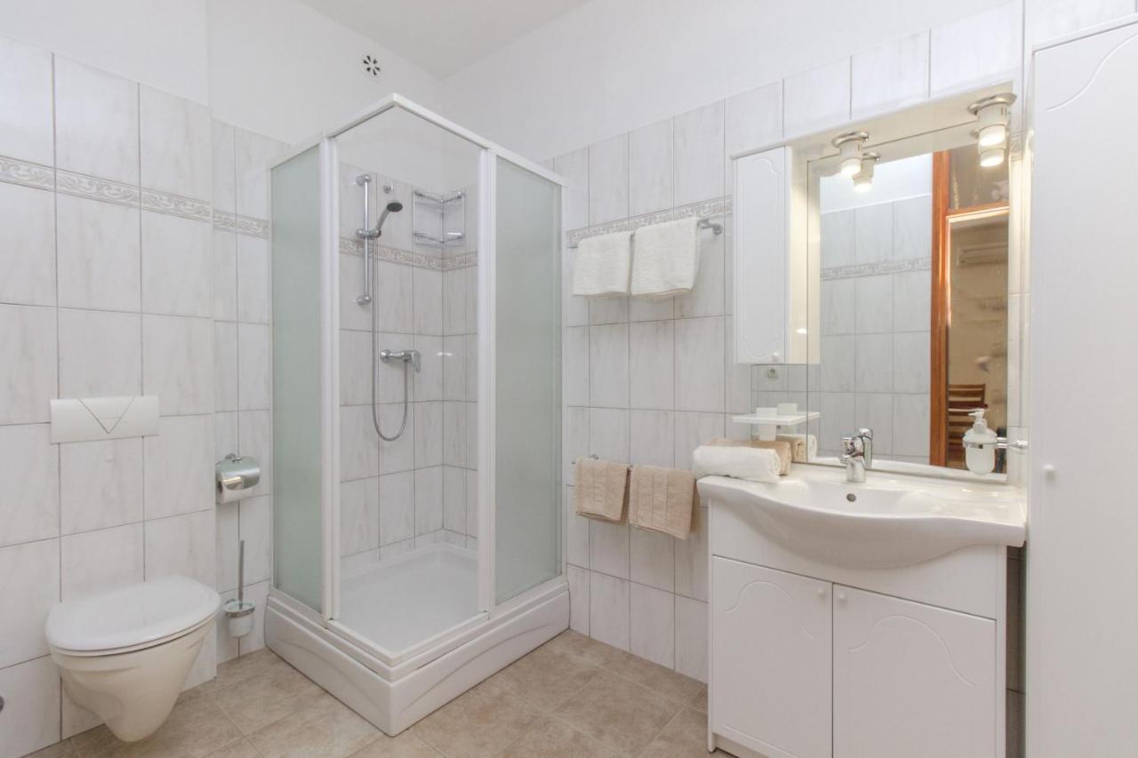 Apartments Konta City Center Vodice Bagian luar foto