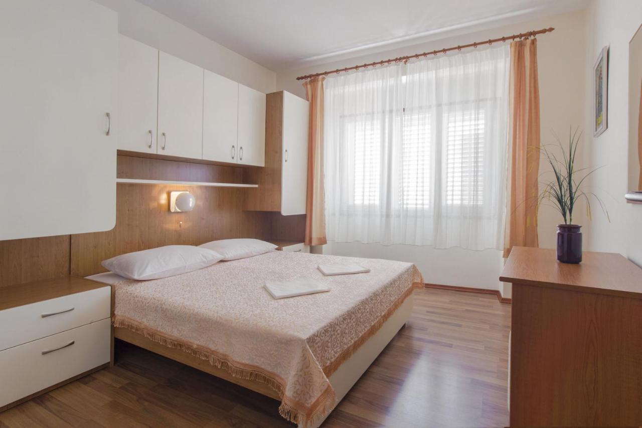 Apartments Konta City Center Vodice Bagian luar foto