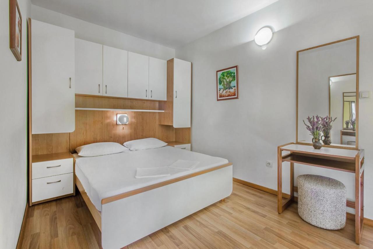 Apartments Konta City Center Vodice Bagian luar foto