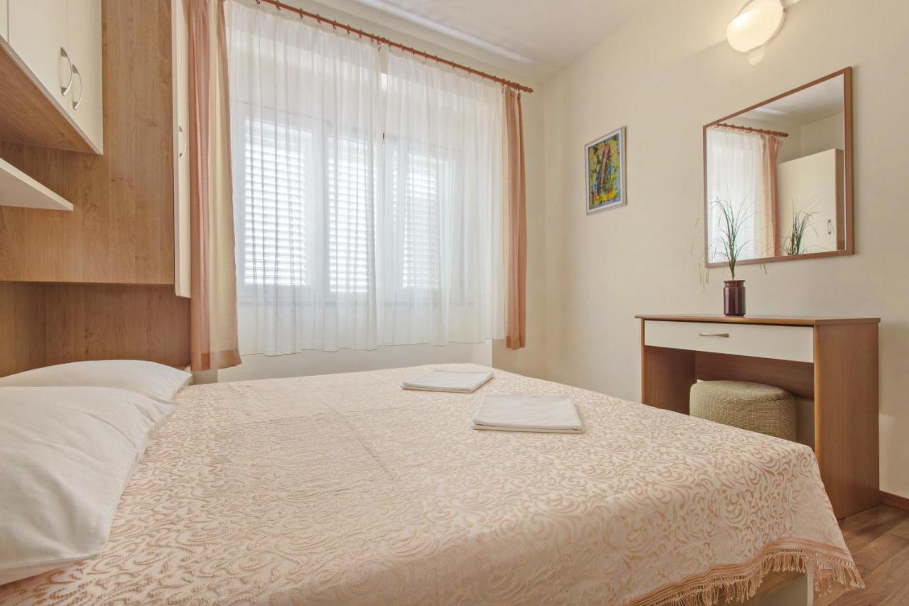 Apartments Konta City Center Vodice Bagian luar foto