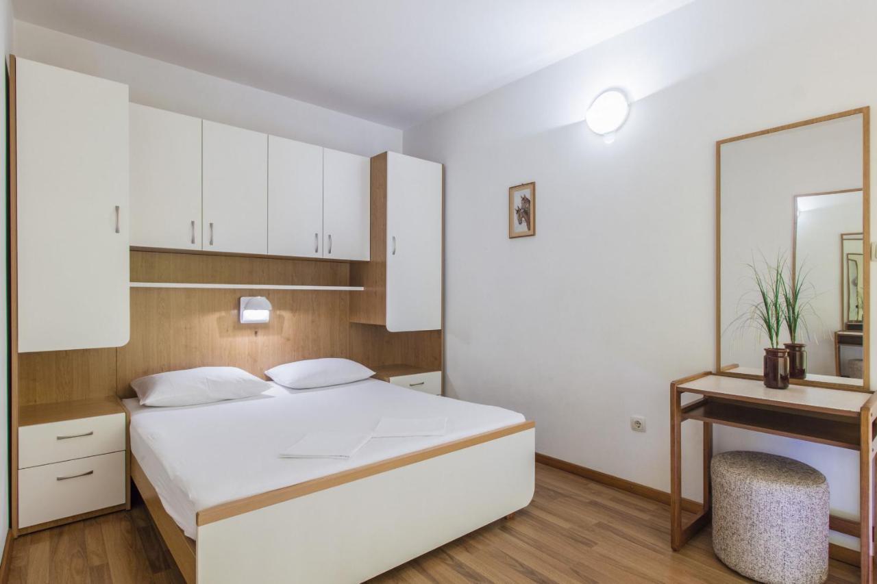 Apartments Konta City Center Vodice Bagian luar foto