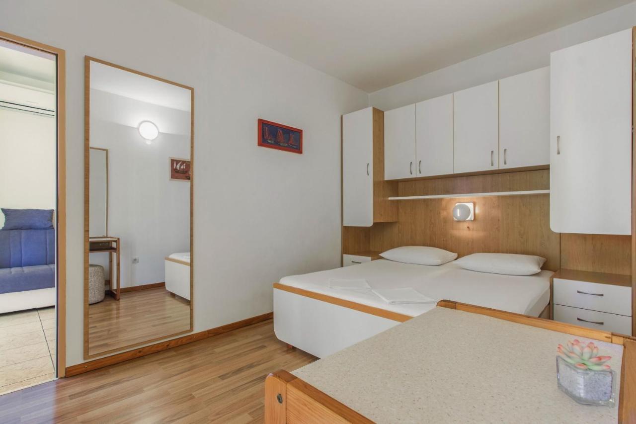 Apartments Konta City Center Vodice Bagian luar foto